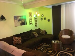 Luxury Apartment, 1 Bedroom, Non Smoking, Refrigerator & Microwave | Living area | Flat-screen TV, Netflix