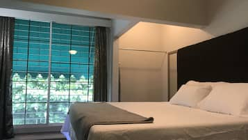 Studio Suite Deluks, 1 Tempat Tidur King, lemari es & microwave, pemandangan gunung