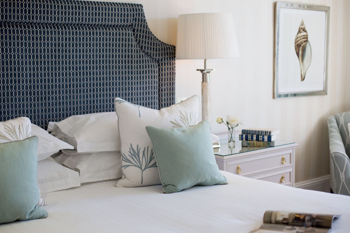 Sea View Room | Hypo-allergenic bedding available, in-room safe, desk