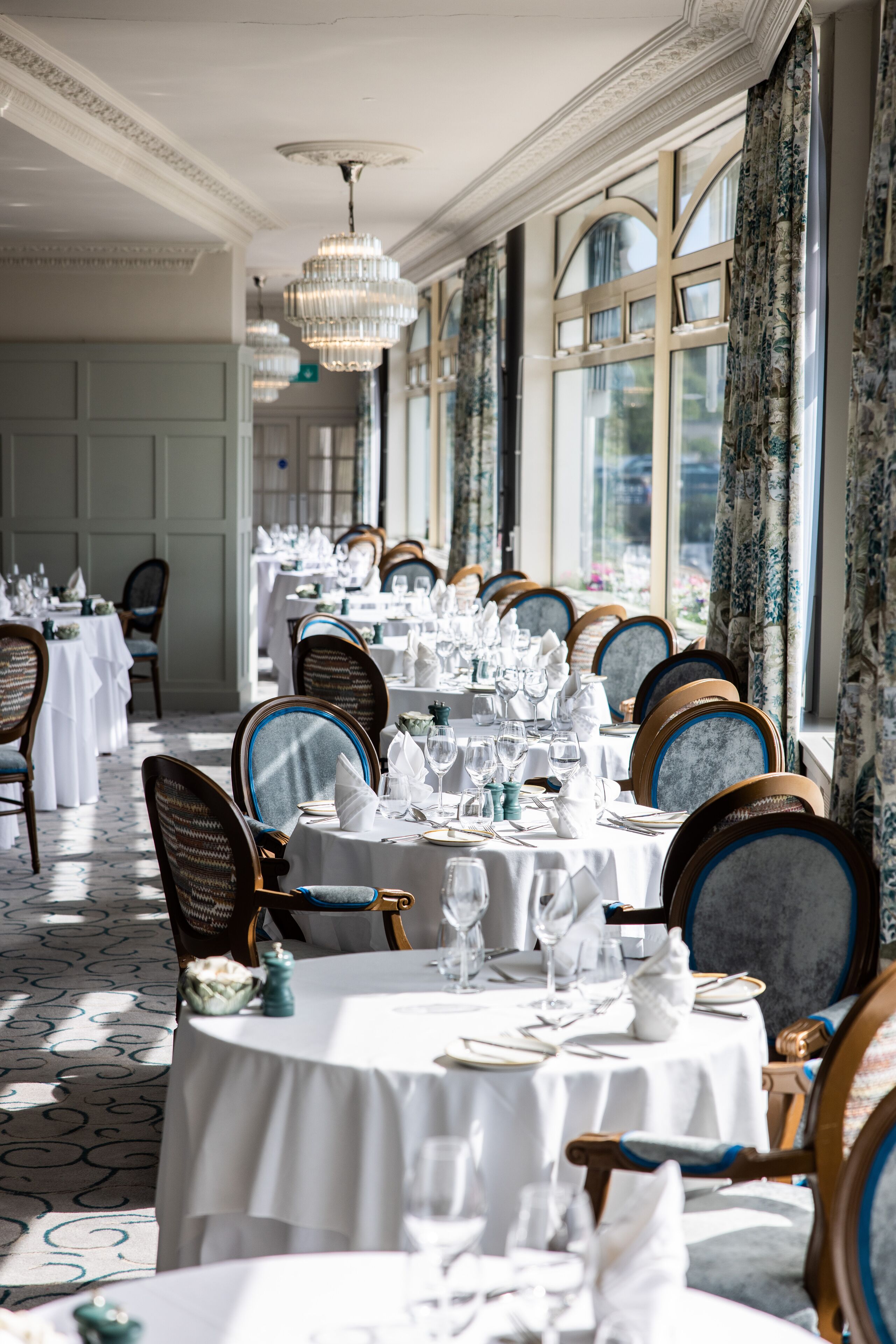 breakfast, lunch, dinner served; british cuisine