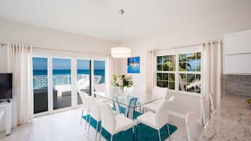 3 Bedroom Penthouse - Ocean Front #634 | In-room dining