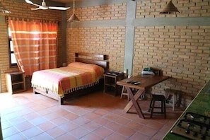 Bungalow, quang cảnh một góc biển | Bàn ủi/dụng cụ ủi quần áo, giường gấp/giường phụ (phụ phí)