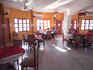Daily cooked-to-order breakfast for a fee - Hotel Perla del Mar (Champoton)