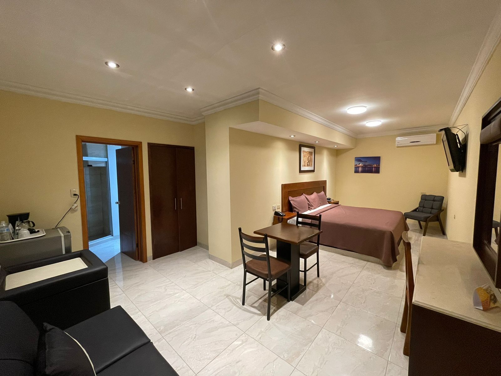 40-inch led tv with cable channels, tv