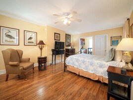Studio, 1 Queen Bed