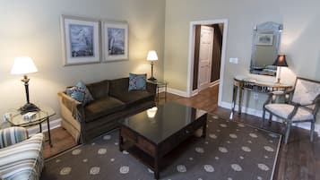 Chatham Executive Suite | Living area