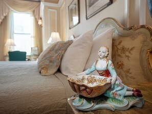 Deluxe Room, 1 King Bed (Grande Dame) | Desk, iron/ironing board, free WiFi, bed sheets - La Reserve on Pine (Philadelphia)