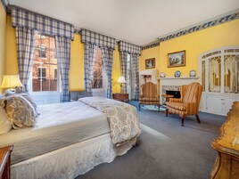 Economy Room, 1 Queen Bed