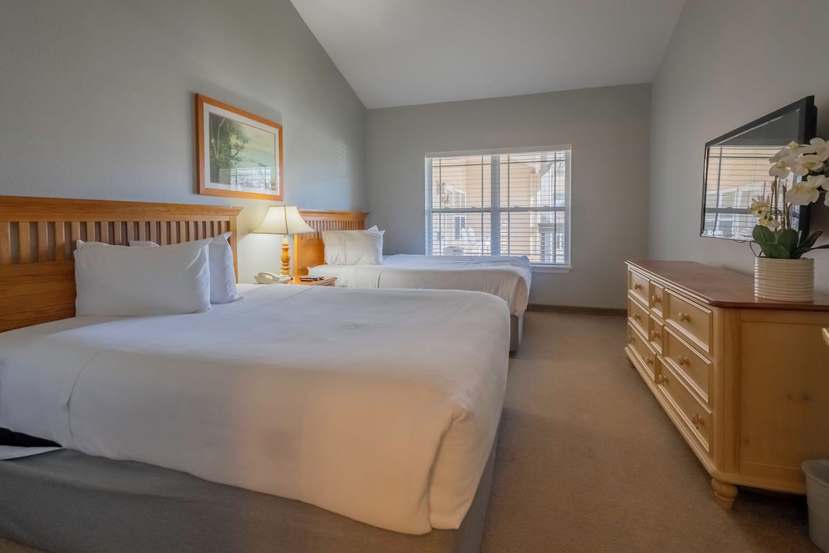 Standard Suite, Multiple Beds | Iron/ironing board, WiFi (free), bed sheets