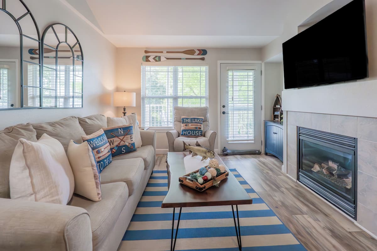 Standard Suite, 2 Bedrooms | Iron/ironing board, WiFi (free), bed sheets