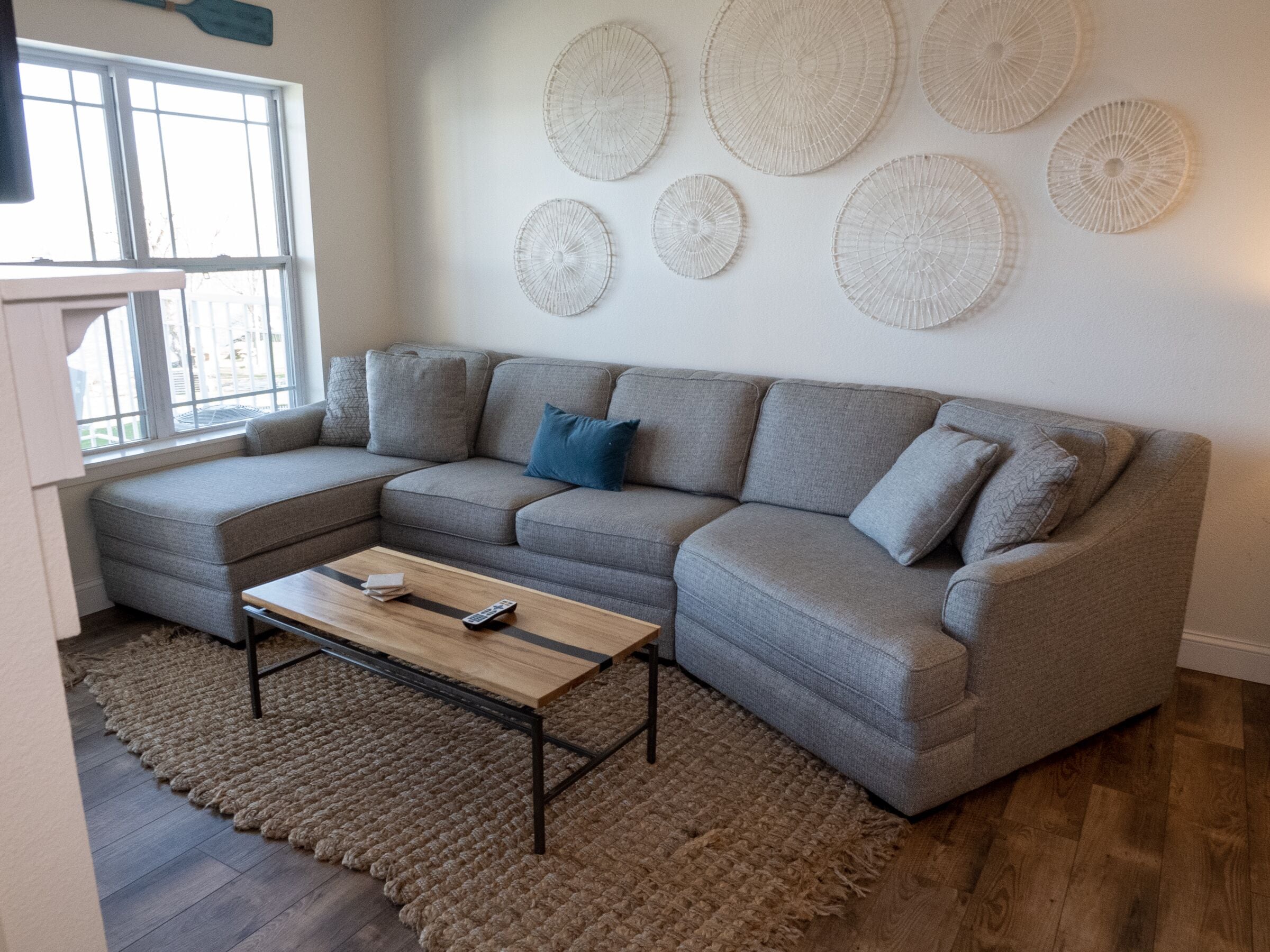 suite, 2 bedrooms, lake view | living area | tv, fireplace