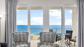 Condo, 3 Bedrooms, Ocean View (1712) | Living area