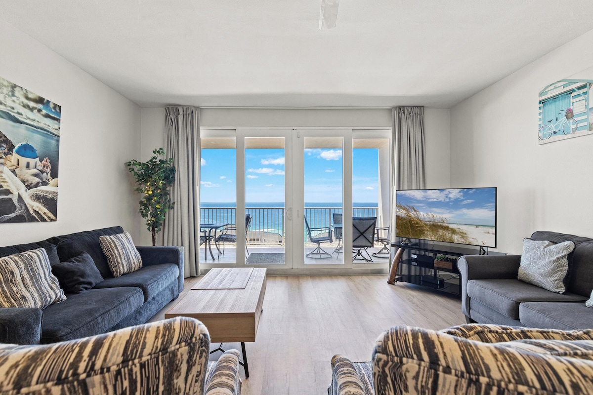 Condo, 3 Bedrooms, Ocean View (1712) | Living area | 50-inch Smart TV with cable channels, Netflix, Hulu