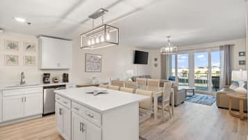 Condo, 3 Bedrooms, Ocean View (221) | Private kitchen | Fridge, microwave, oven, stovetop