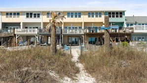 ทาวน์โฮม, 3 ห้องนอน, ริมทะเล (Beachside West 5) | ลานระเบียง/นอกชาน