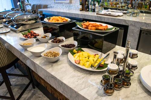 Tägliches inbegriffenes Frühstücksbuffet