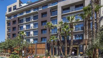 Vista frontal de la propiedad