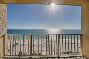Condo, 2 habitaciones, vista a la playa | Balcón