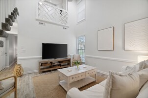 Condo, 2 Bedrooms (72B) | Living area | Flat-screen TV