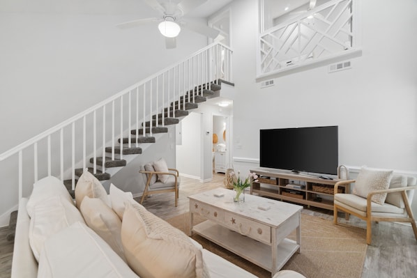 Condo, 2 Bedrooms (72B) | Living area | Flat-screen TV - Horizon South Resort by Panhandle Getaways (Panama City Beach)