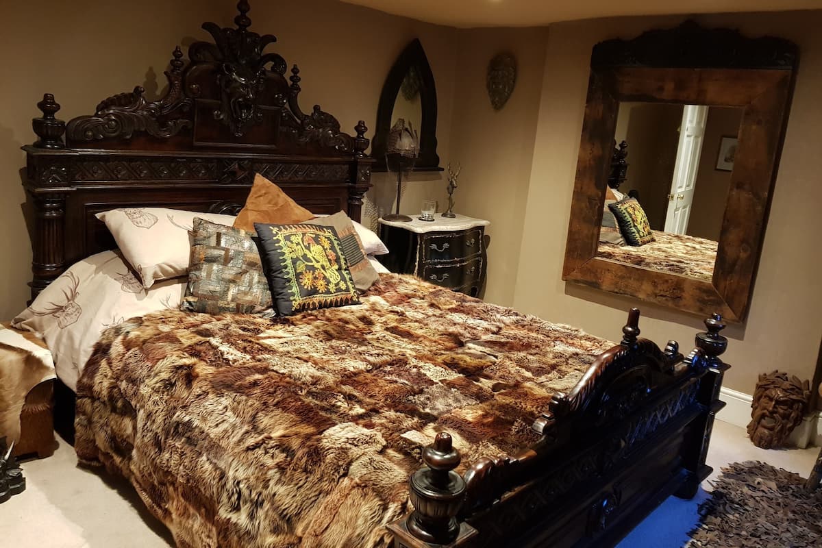 Deluxe Double Room, Ensuite, Park View (Herne's) | WiFi (free), individually decorated, individually furnished, bed sheets