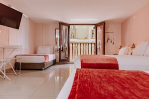 Habitación familiar, 1 habitación | Ropa de cama hipoalergénica, caja fuerte, tabla de planchar con plancha