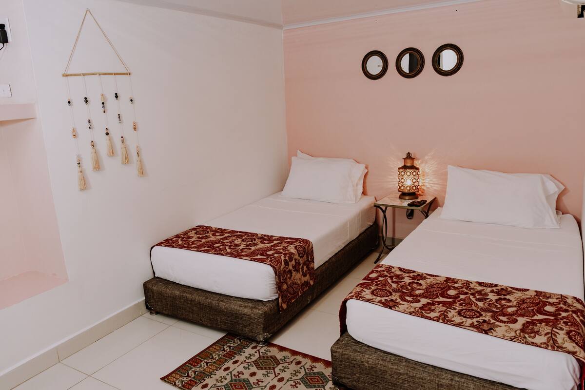 Quarto duplo básico | 1 quarto, roupas de cama antialérgicas, cofres nos quartos