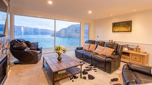 Unclassified image, 5 of 38, button - Sagittarius DH Lake View Villa (Queenstown)