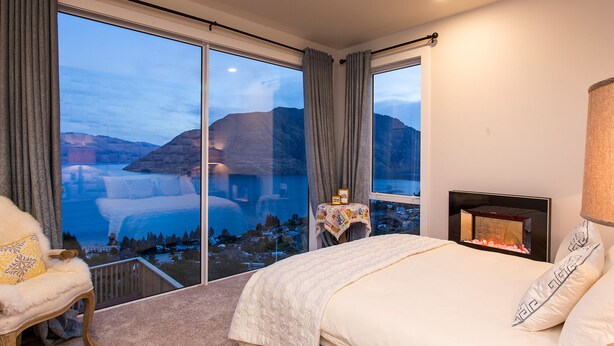 Unclassified image, 1 of 38, button - Sagittarius DH Lake View Villa (Queenstown)