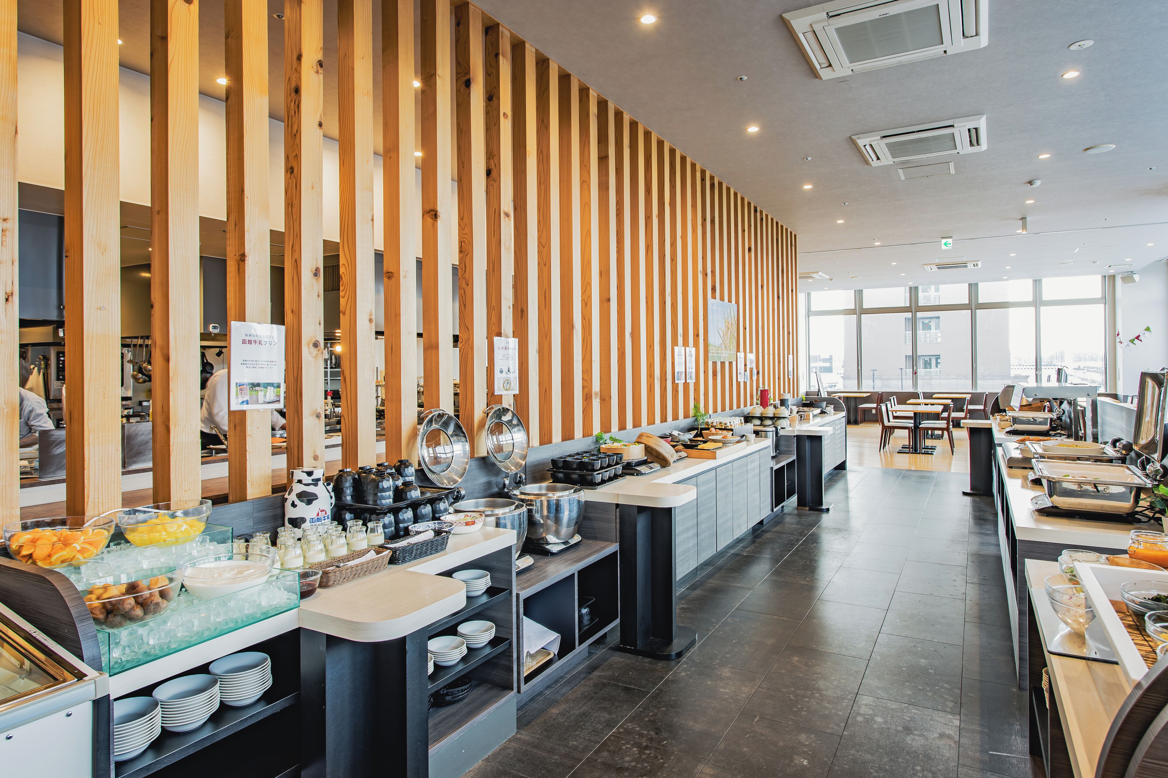 daily buffet breakfast for a fee