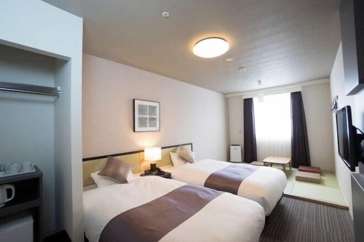 In-room safe, blackout curtains, iron/ironing board, free WiFi