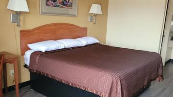 Habitación, 1 cama King size, para no fumadores | Escritorio, wifi gratis y ropa de cama