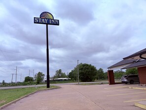 Exterior - Stay Inn Checotah near Eufaula Lake (Checotah)
