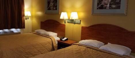 Escritorio, wifi gratis, ropa de cama