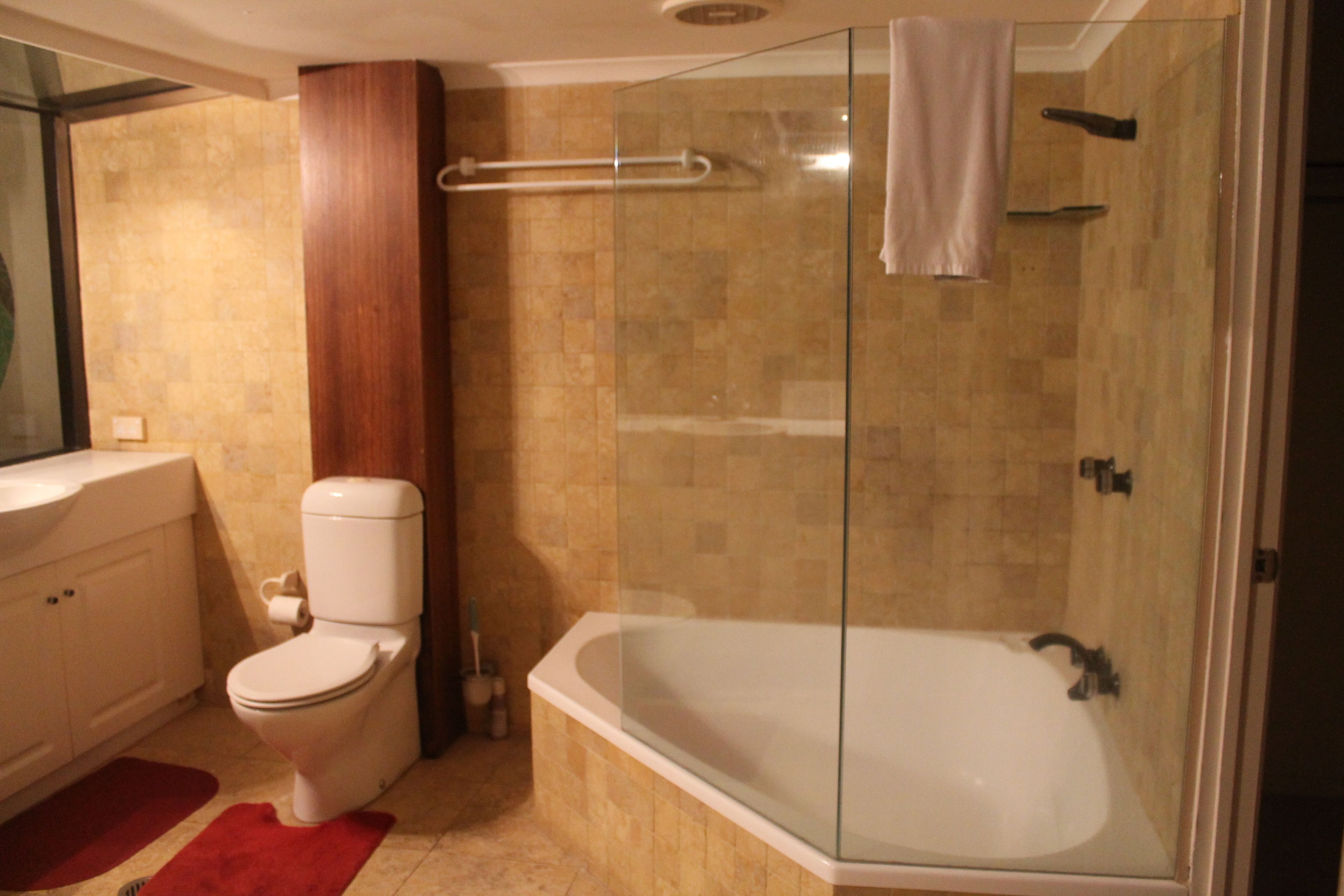 rainforest suite | bathroom shower