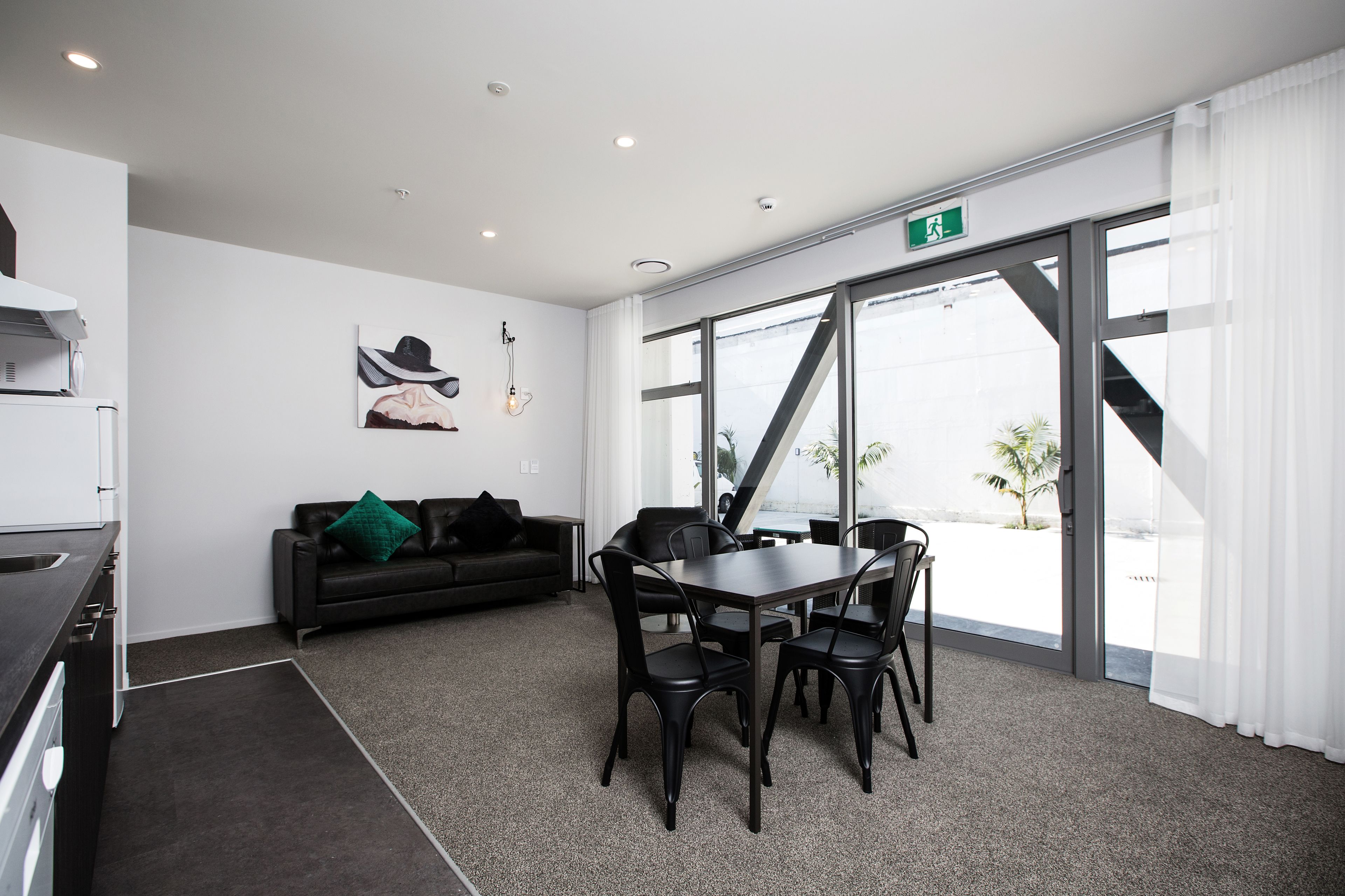 双人房或双床房, 2 间卧室 | 高档床上用品、特色装修、特色家居、办公桌