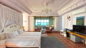 Desk, blackout drapes, rollaway beds, free WiFi - 23.5 Blue B & B (Xiyu)
