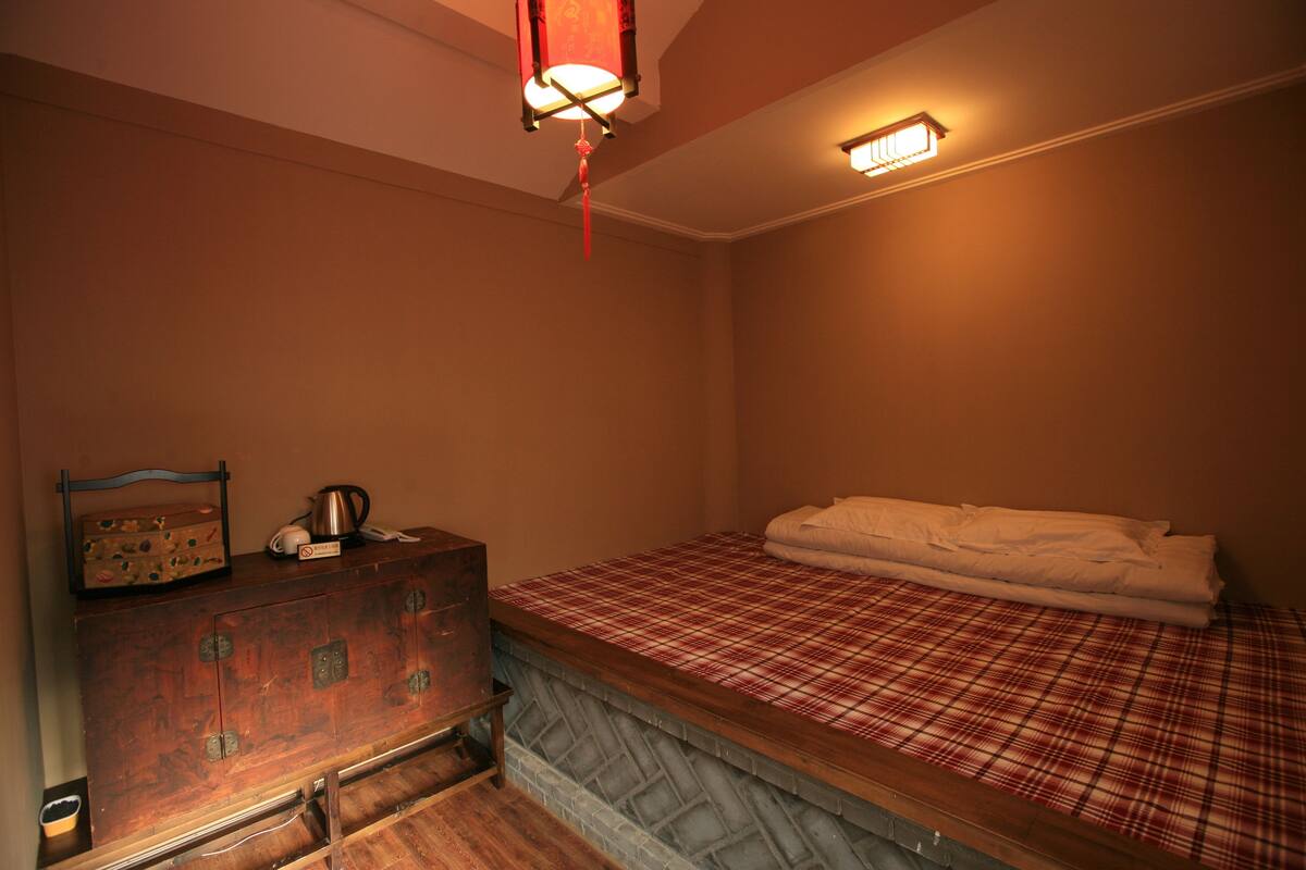 Blackout curtains, rollaway beds, free WiFi