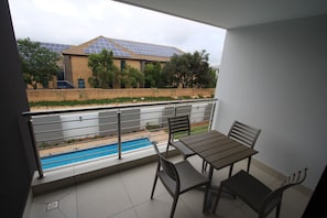 2 Bedroom Apartment | Teras/patio