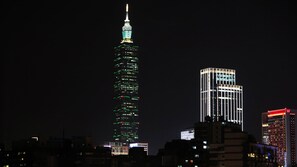 View from property - Nice Hotel (Taipei)