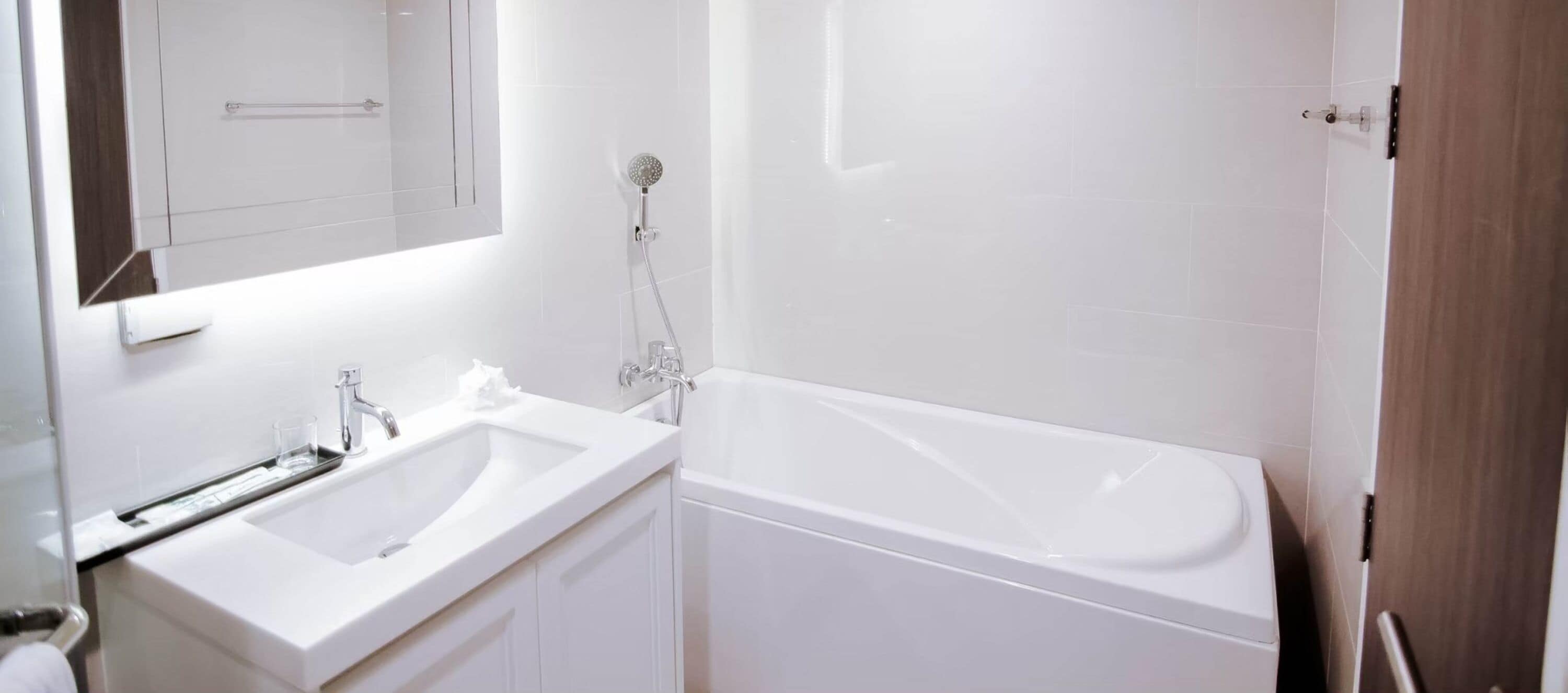 executive suite | bathroom | shower, rainfall showerhead, free toiletries, hair dryer