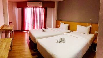 Deluxe Twin Room | 1 bedroom, desk, blackout drapes, free WiFi