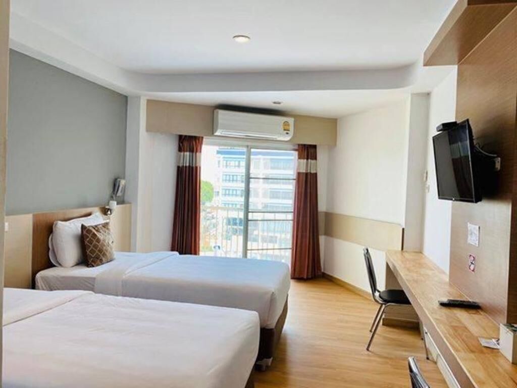 Desk, blackout curtains, free WiFi, bed sheets