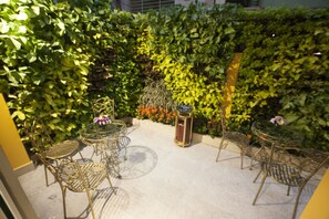 Spécialités Cuisine locale et internationale