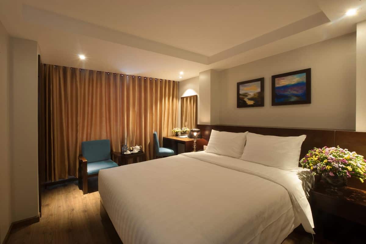 Quarto casal premium | 1 quarto, frigobar, cofres nos quartos, escrivaninha