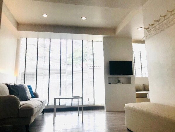 Free WiFi - Urban House (Bangkok)