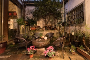 Chambre Exécutive, côté cour intérieure | Terrasse/Patio