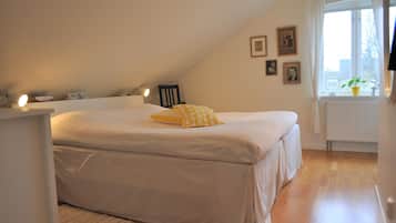 Superior Twin Room, Shared Bathroom | Individually decorated, individually furnished, free WiFi, bed sheets