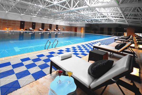 Piscine couverte, piscine extérieure