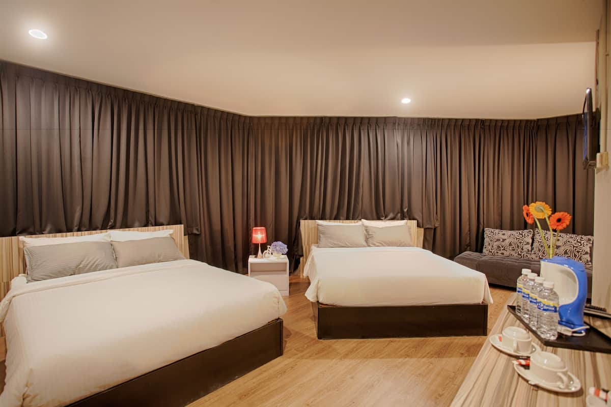 Super Deluxe Family Room | Desk, iron/ironing board (on request), free WiFi